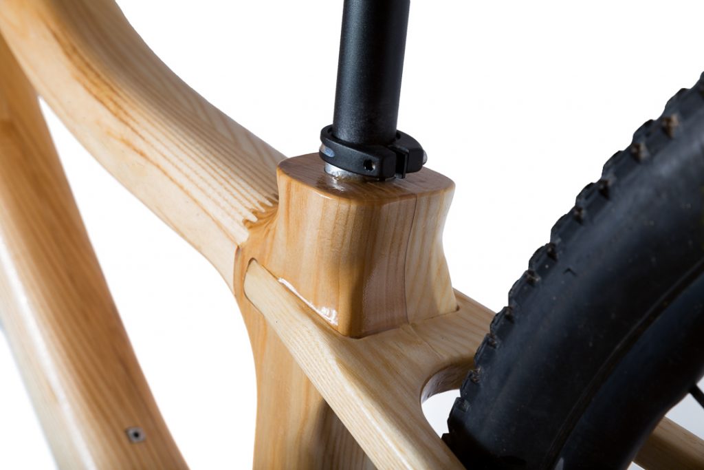 Horský drevený bicykel BIKEMI Wooden Adventurer Natural 29 detail 3